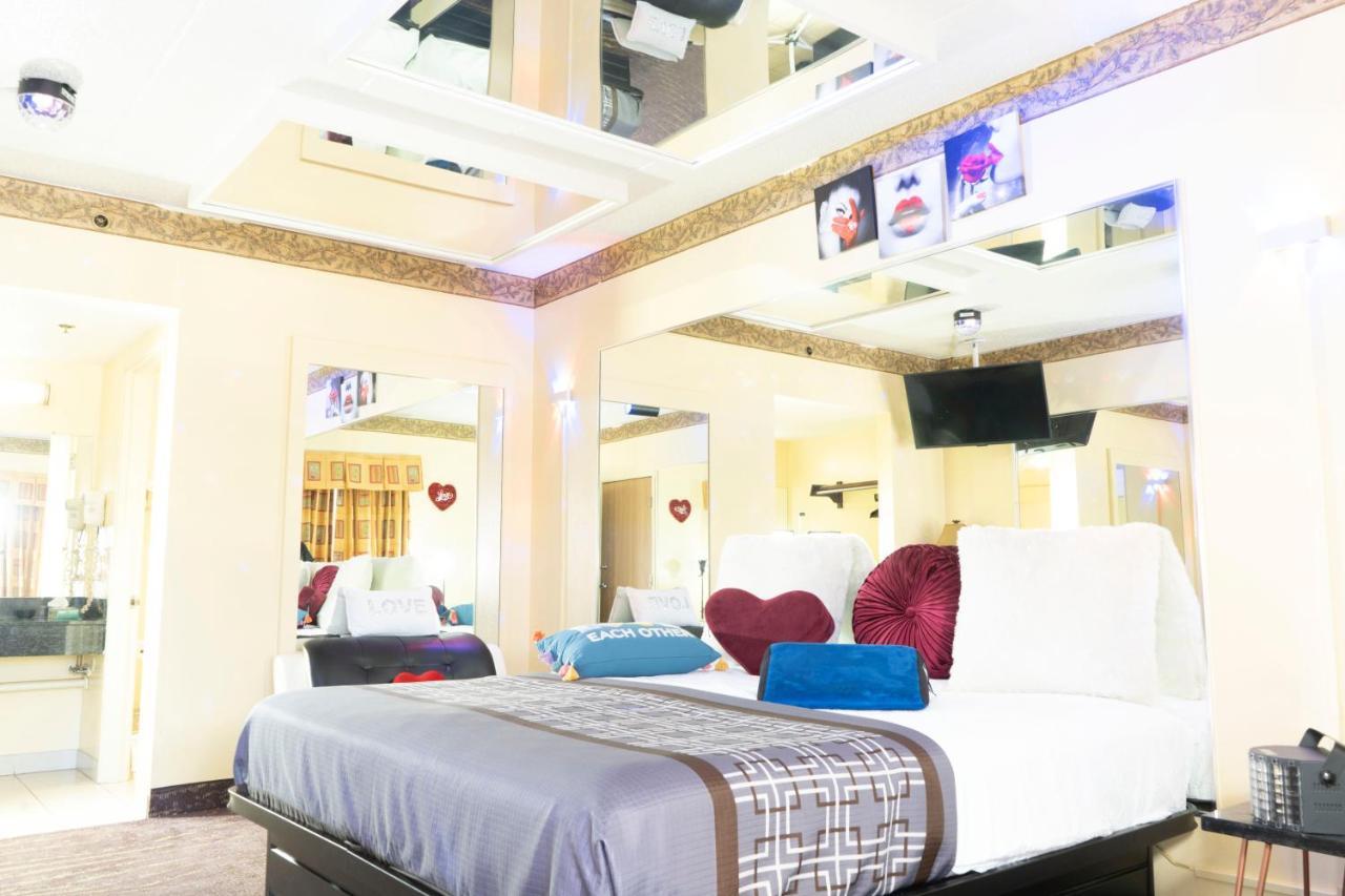 Luxe Romantic Suites Dolton Εξωτερικό φωτογραφία