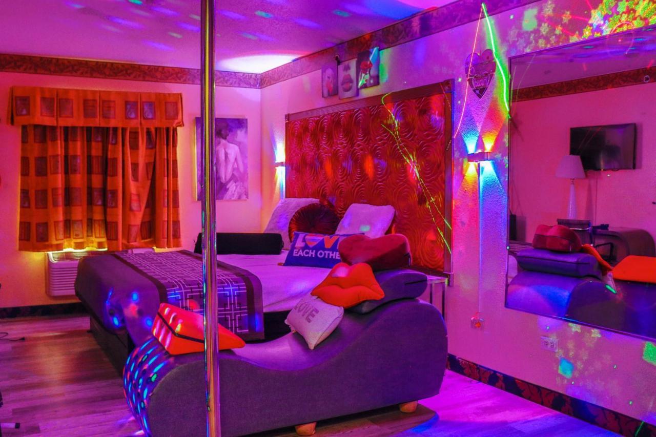 Luxe Romantic Suites Dolton Εξωτερικό φωτογραφία