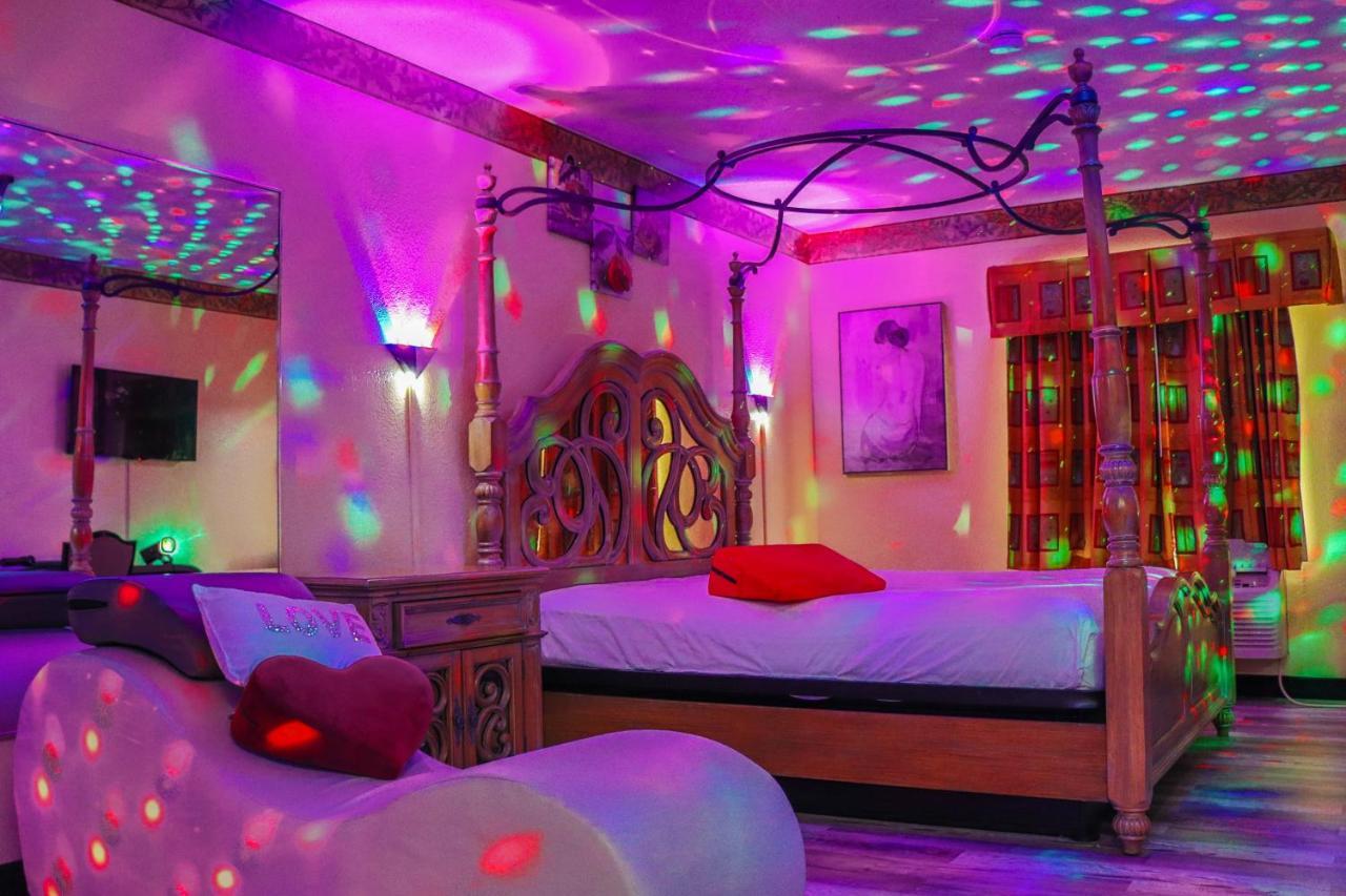 Luxe Romantic Suites Dolton Εξωτερικό φωτογραφία