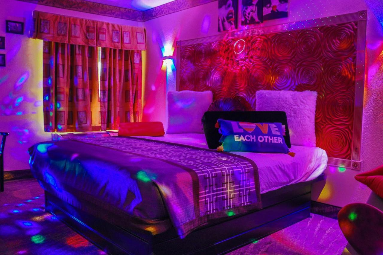 Luxe Romantic Suites Dolton Εξωτερικό φωτογραφία
